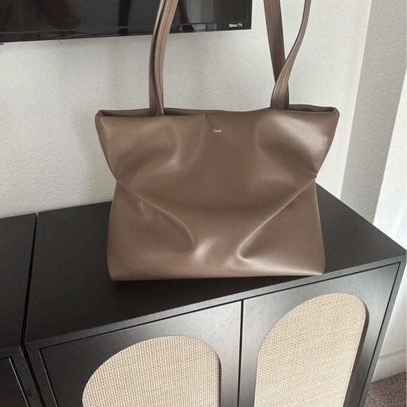 Chloe - Picture 2 of 9